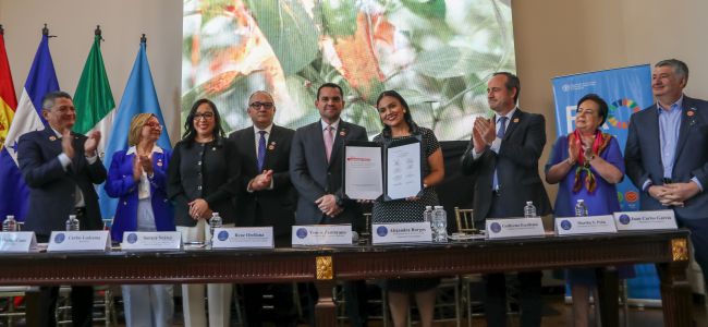 Congreso Nacional de Honduras suscribe Pacto Alimentación Primero ante Representante Regional de la FAO